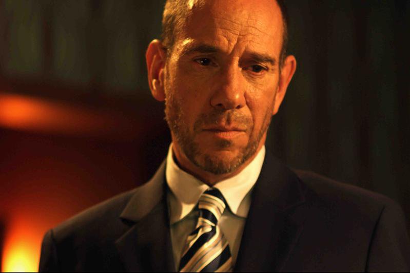 Miguel Ferrer as Eli